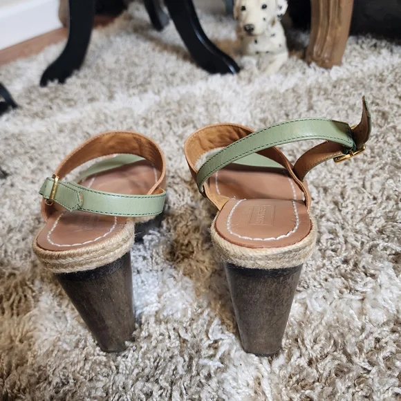 Hunter Gonave Wood Heel Sandals - Picture 6 of 16